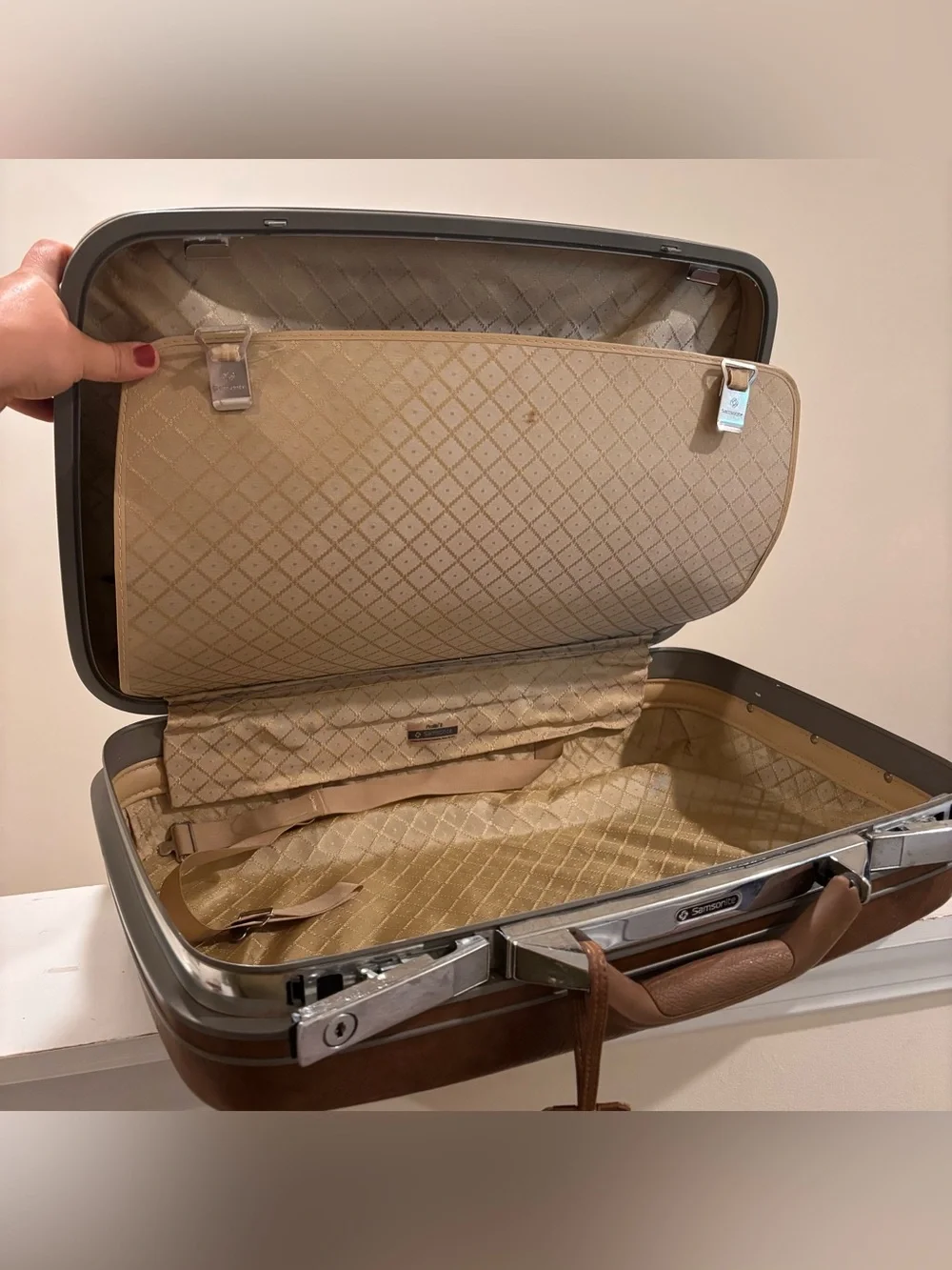 SAMSONITE HARD SHELL PLASTIC SUITCASE LUGGAGE RARE VINTAGE BROWN